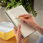Leitz COSY Soft touch spirálfüzet (B5), bársony szürke, kockás