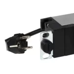 Legrand 646821 19" 1U 16A 230V 9x Schuko aljzat CEE7/7 csatlakozó biztonsági zsaluval 3m kontrol LED-es elosztósor