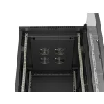 Lanberg FF01-6827-12B 19 27U SZÉL:600mm MÉLY:800mm MAG:1381mm lapraszerelt üvegajtós fekete álló rack szekrény