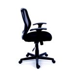 Irodai szék, karfás, fekete szövetborítás, feszített hálós háttámla, fekete lábkereszt, MAYAH "Fun"