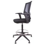 Magasított irodai munkaszék lábtartó gyűrűvel, tappanccsal, fekete szövetborítás, hálós háttámla, MAYAH "Sky"