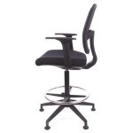 Magasított irodai munkaszék lábtartó gyűrűvel, tappanccsal, fekete szövetborítás, szivacsos háttámla, MAYAH "Tall"